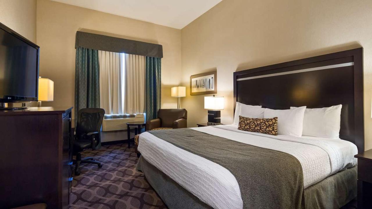 Best Western Plus Travel Hotel Toronto Airport Экстерьер фото