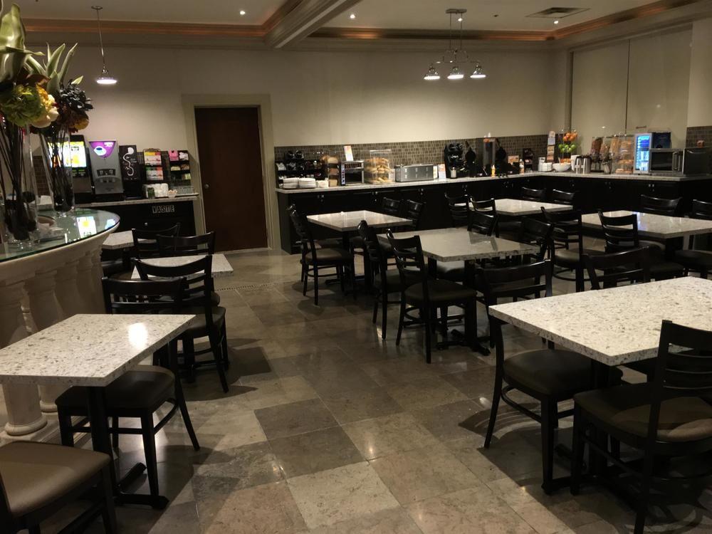 Best Western Plus Travel Hotel Toronto Airport Экстерьер фото