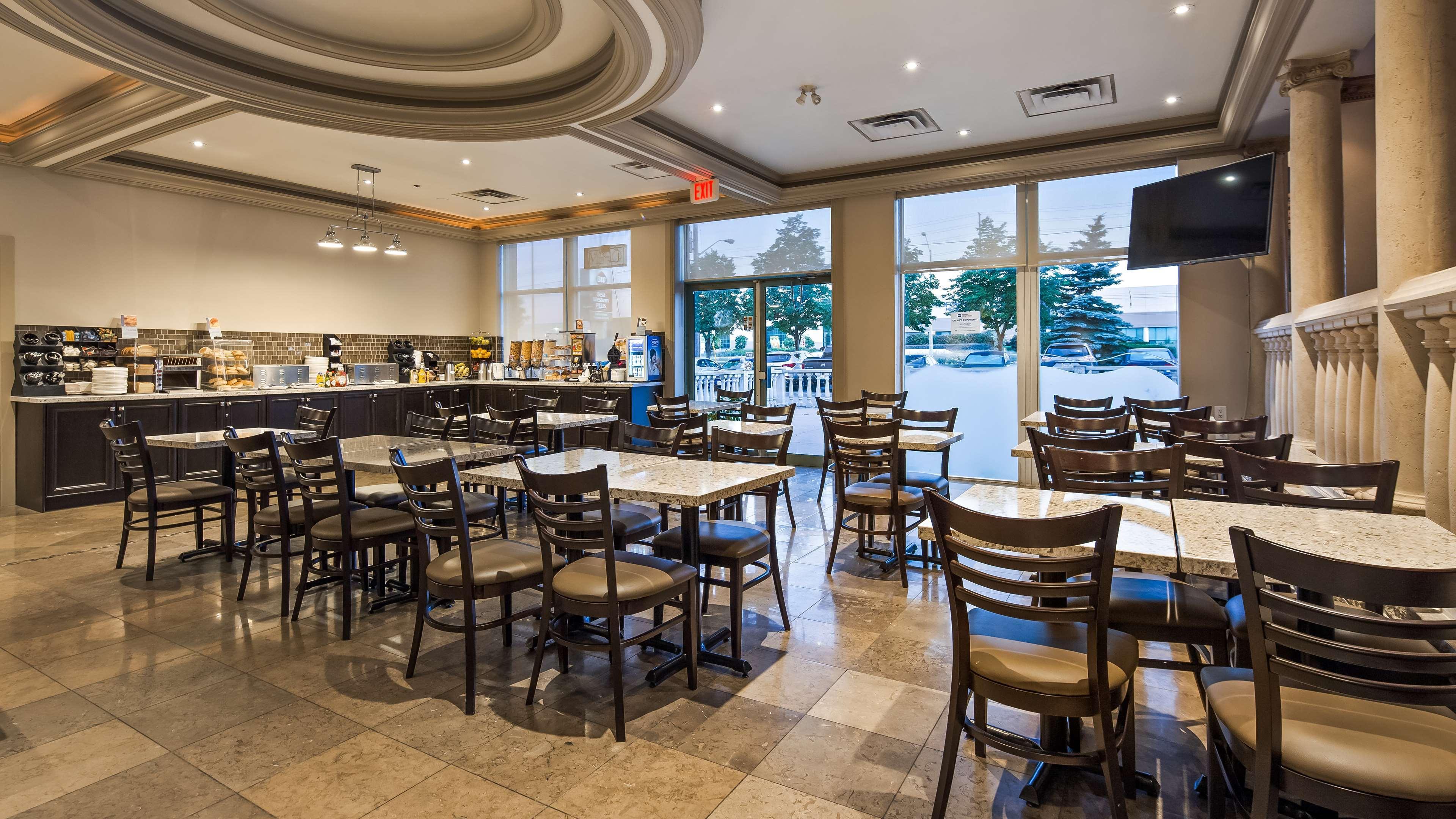 Best Western Plus Travel Hotel Toronto Airport Экстерьер фото