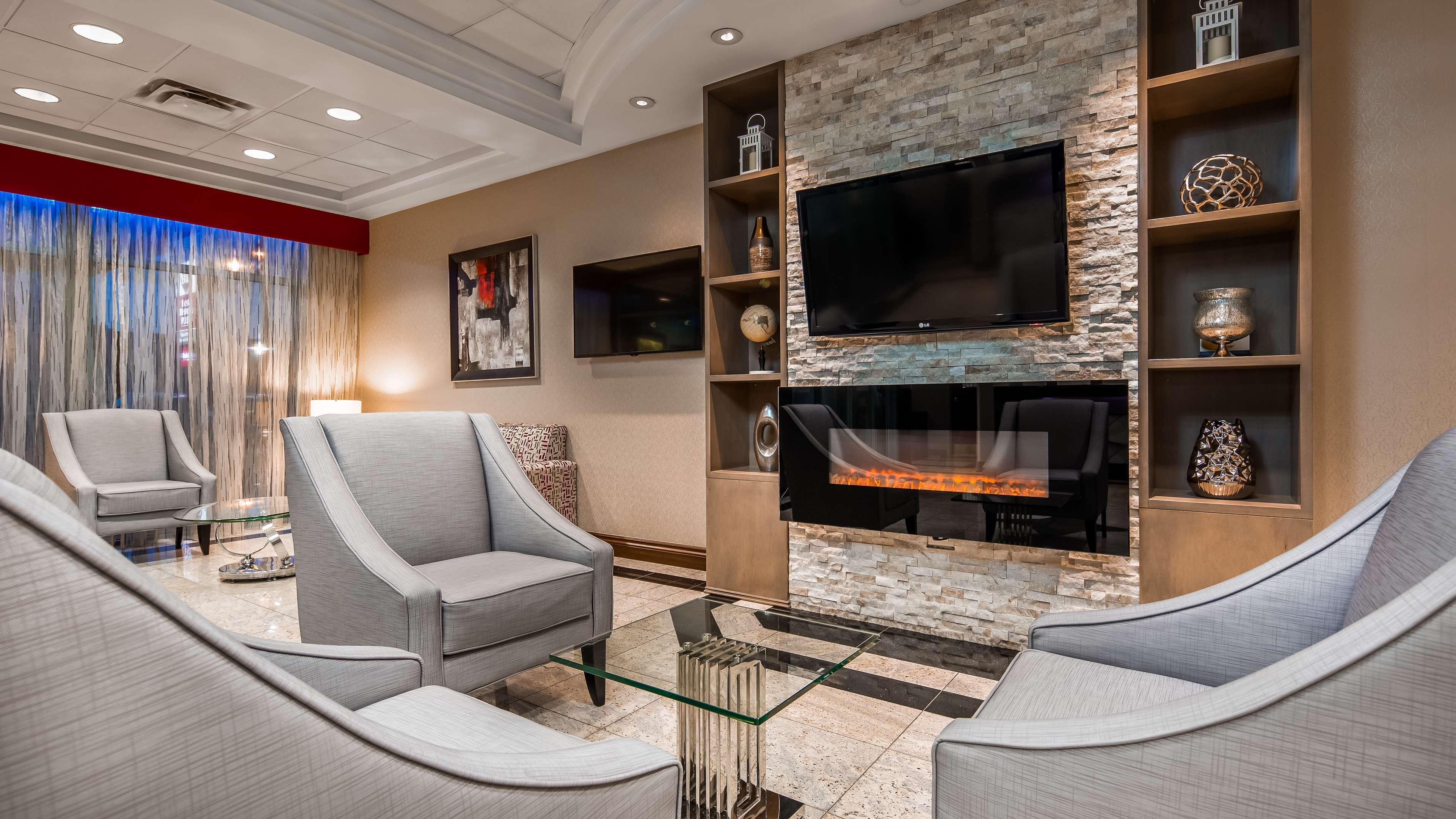 Best Western Plus Travel Hotel Toronto Airport Экстерьер фото