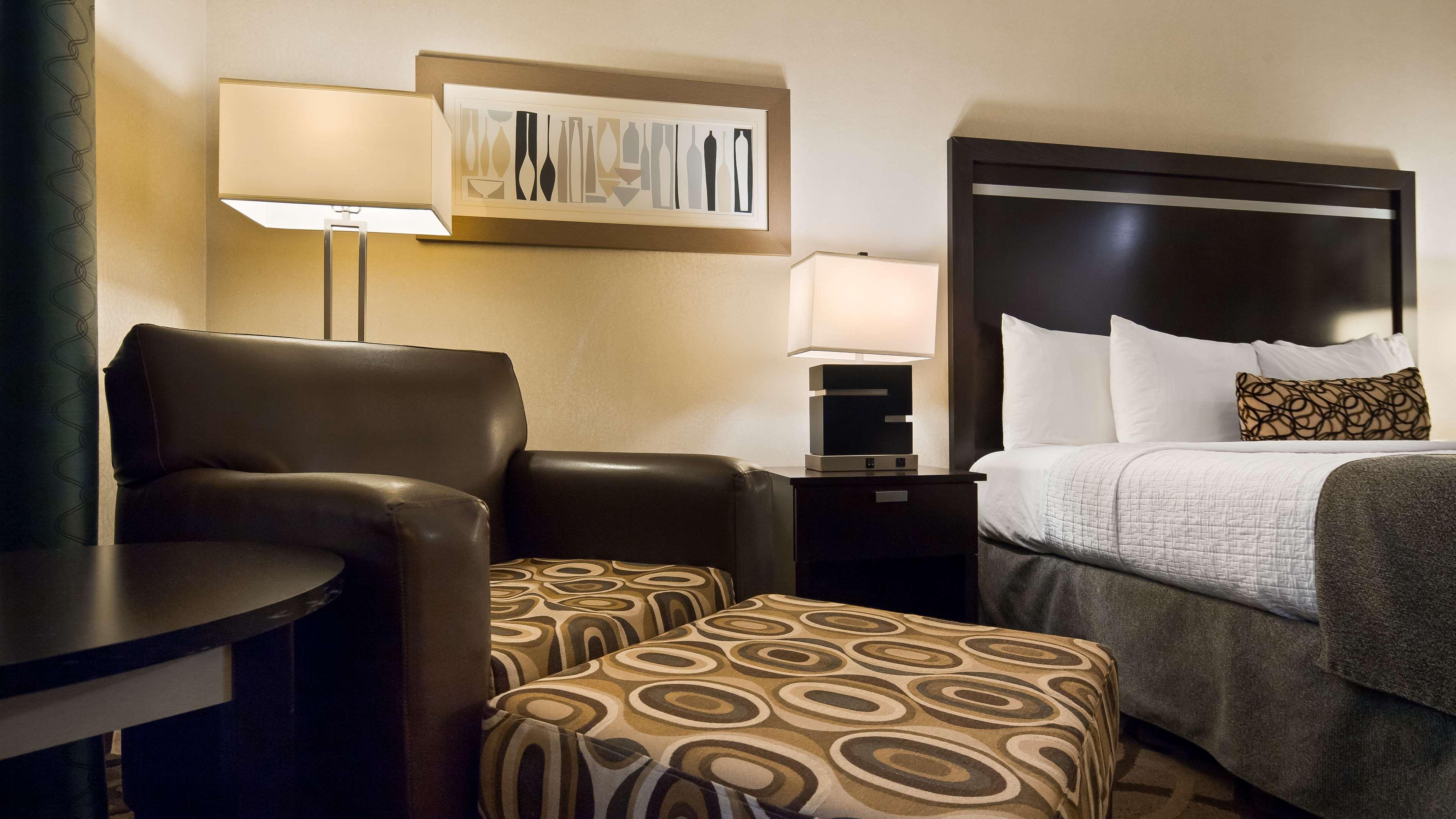Best Western Plus Travel Hotel Toronto Airport Экстерьер фото