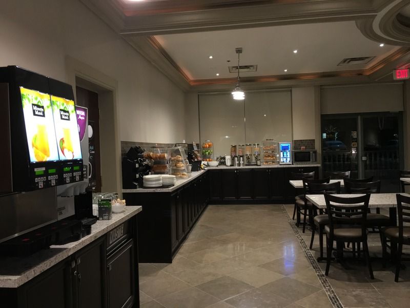 Best Western Plus Travel Hotel Toronto Airport Экстерьер фото