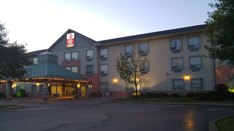 Best Western Plus Travel Hotel Toronto Airport Экстерьер фото