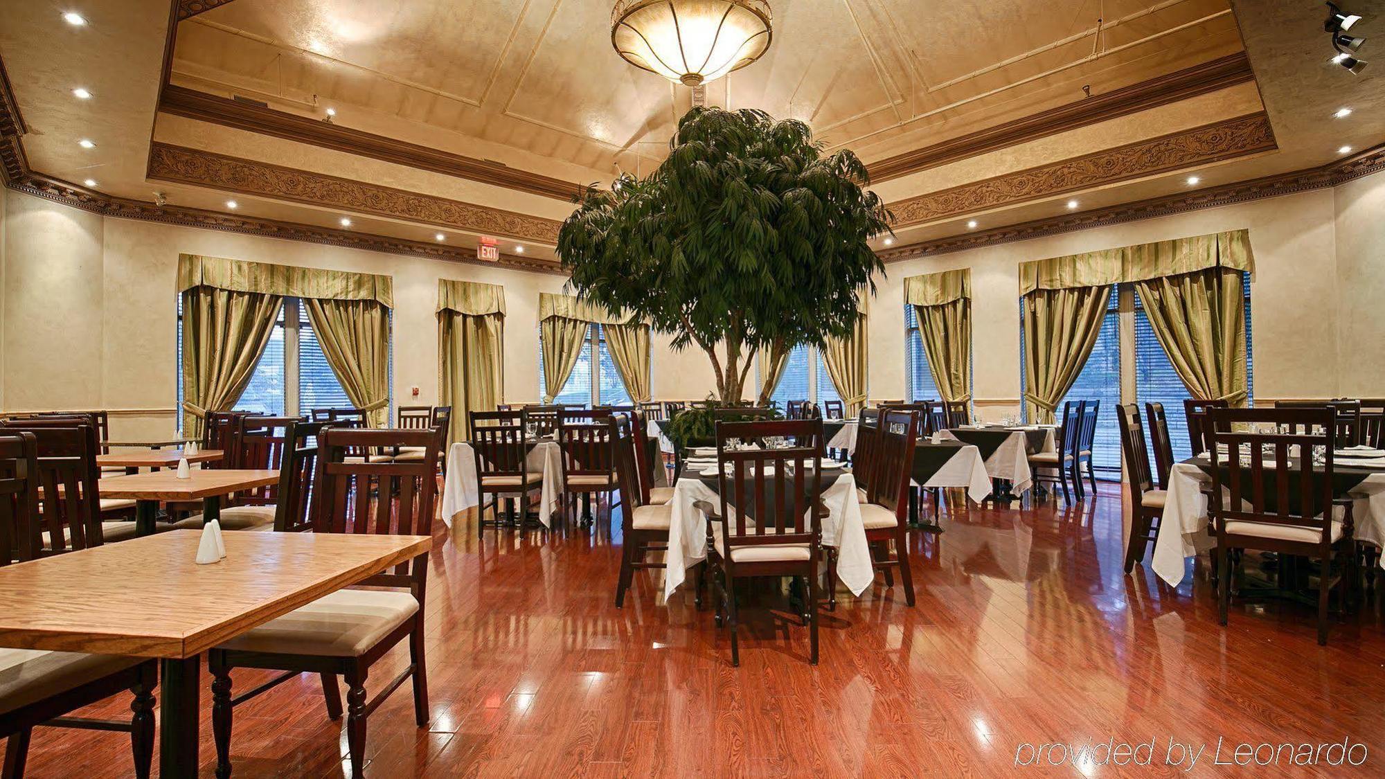 Best Western Plus Travel Hotel Toronto Airport Экстерьер фото