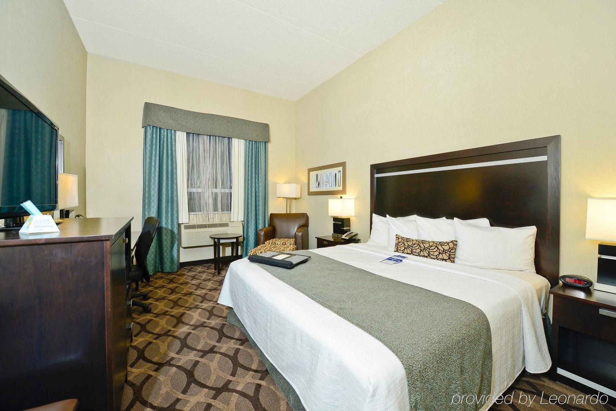 Best Western Plus Travel Hotel Toronto Airport Экстерьер фото