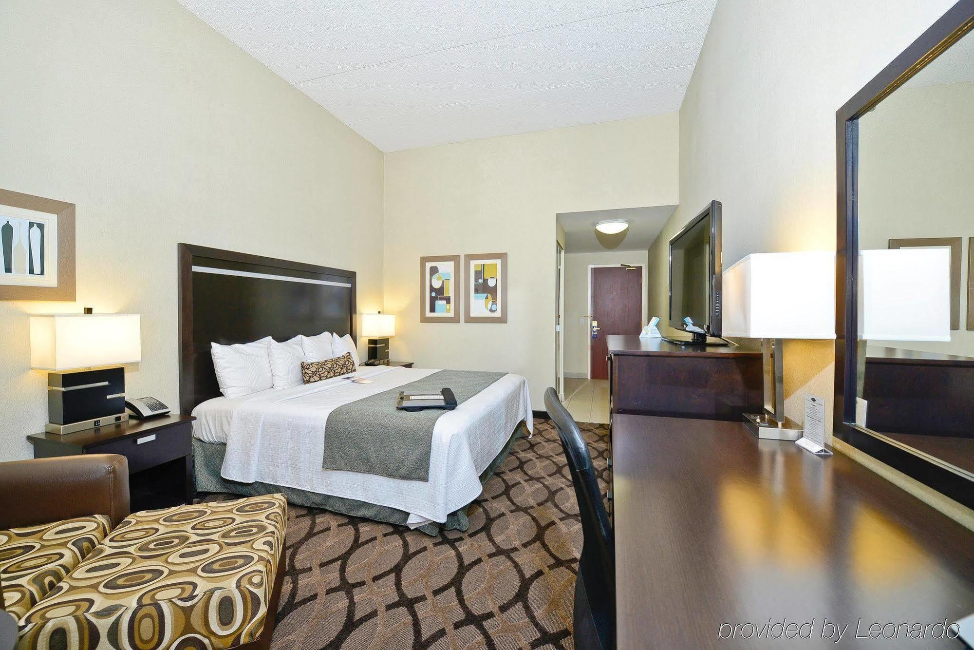 Best Western Plus Travel Hotel Toronto Airport Экстерьер фото